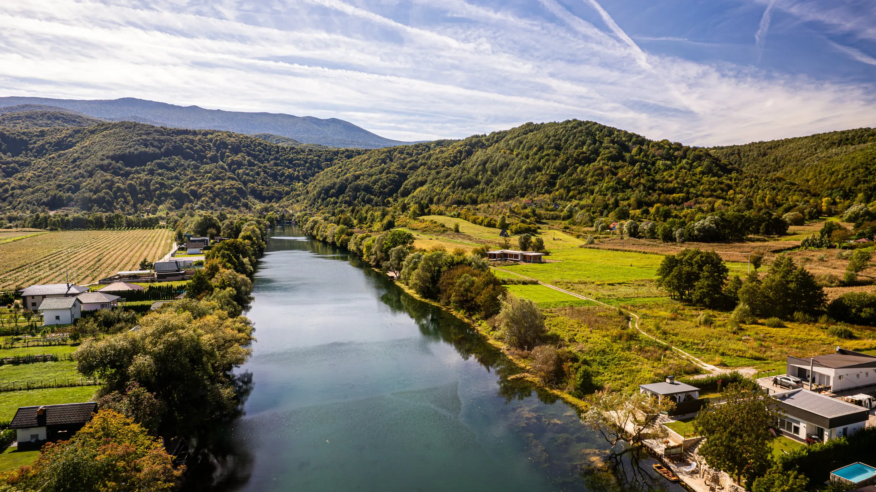 Bihać i rijeka Una iz zraka
